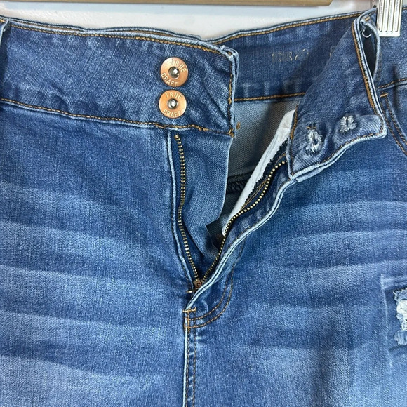 True Craft Distressed Denim Shorts Women’s Size 20 - Picture 6 of 9